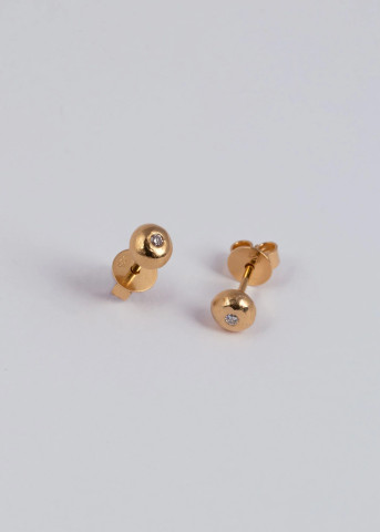 relatedbyobjects: tag it! Ear studs diamonds #2