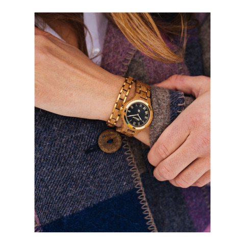 Damenuhr „Weinprinzessin Noir“ – Eleganz in Holz & Gold für stilbewusste Genießerinnen #2