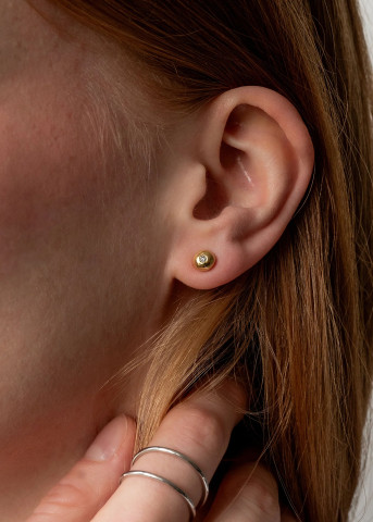 relatedbyobjects: tag it! Ear studs diamonds #1