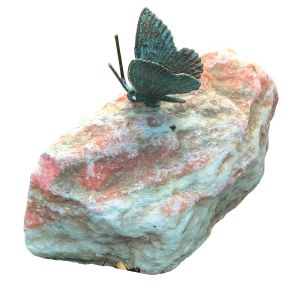 Gartenskulptur Schmetterling, Flügel geschlossen, Bronze auf Stein 