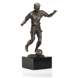 Gerard: Skulptur Fußballer 