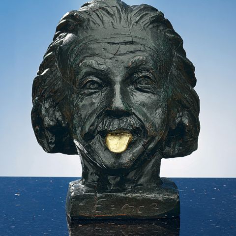 J. Nemecek: Einstein-Kopf mit goldener Zunge 